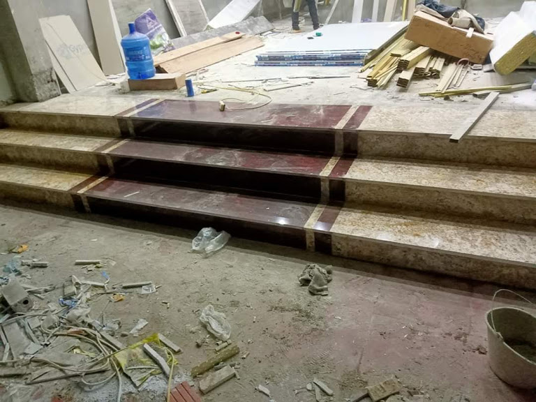Các cách bóc lớp giấy decal dán trên đá lát nền nhà nhanh.